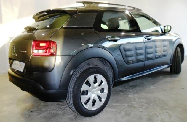 Left hand drive CITROEN C4 CACTUS 1.6 HDI FEEL FINE